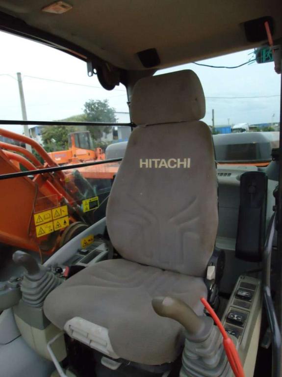 HITACHI