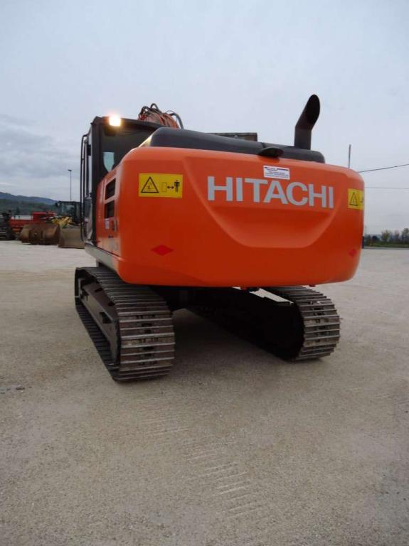 HITACHI